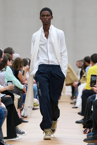Look 24